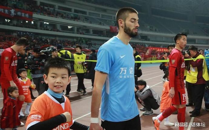 九游体育-罗马赛后再遭质疑，志在中超名次提升，质疑声仍在，资深球员宣示担当