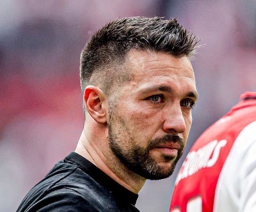 jiuyou-包含转折点！阿贾克斯止住颓势，荷甲集结日攻防权衡，更衣室稳定，更衣室氛围转暖的词条